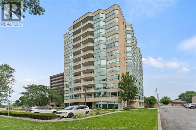 Building Photo - 3601 Riverside Dr E