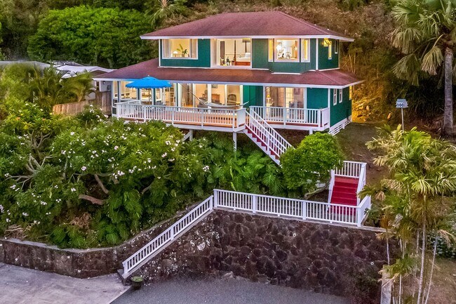 Building Photo - 2 Bedroom Home on Lanikai Hillside