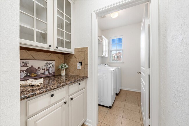 Foto del edificio - 9535 Empress Crossing Dr