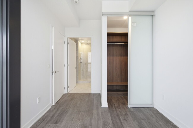 Building Photo - The Residences at Central Park