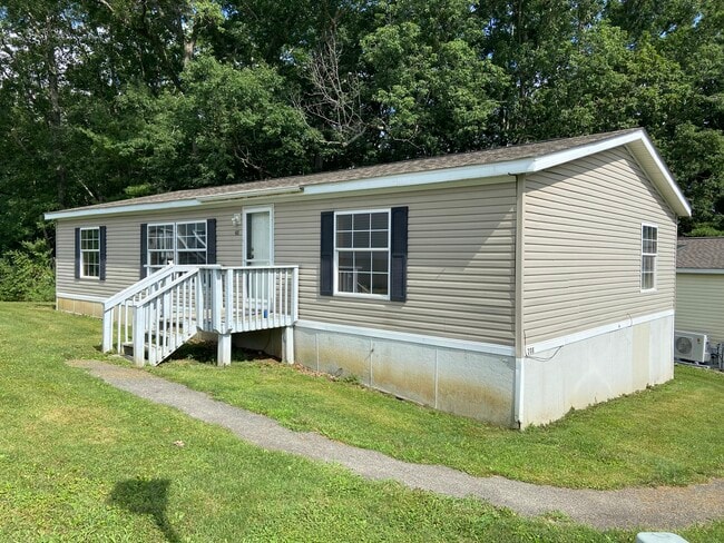 Building Photo - 208 Silver Rd