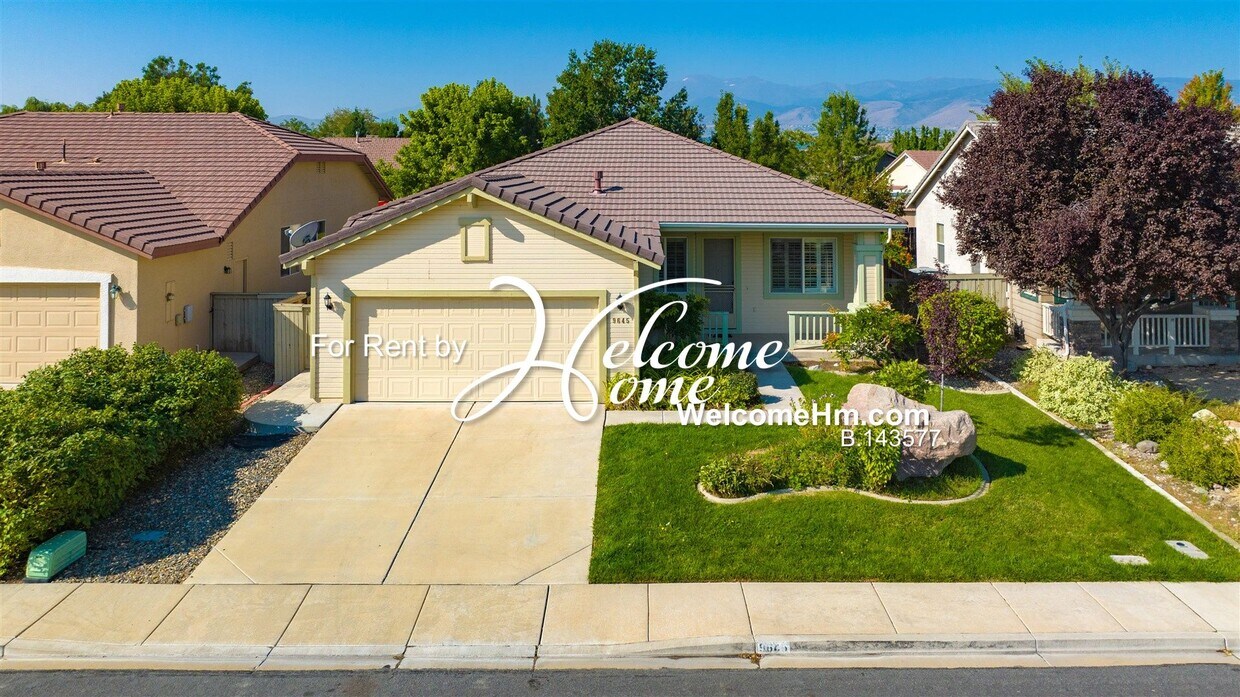 Primary Photo - Single Level Home in Double Diamond - Lush...