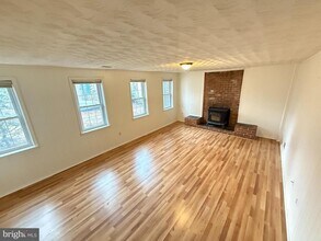 Building Photo - 12003 Skipjack Ct