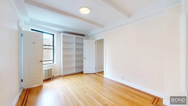 Building Photo - 115 E 92nd St