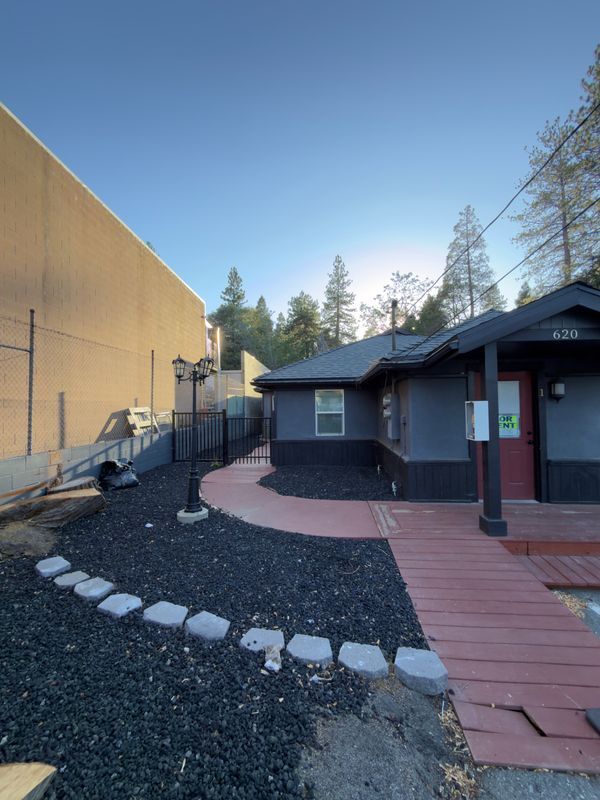 Foto del edificio - 620 Forest Shade Rd