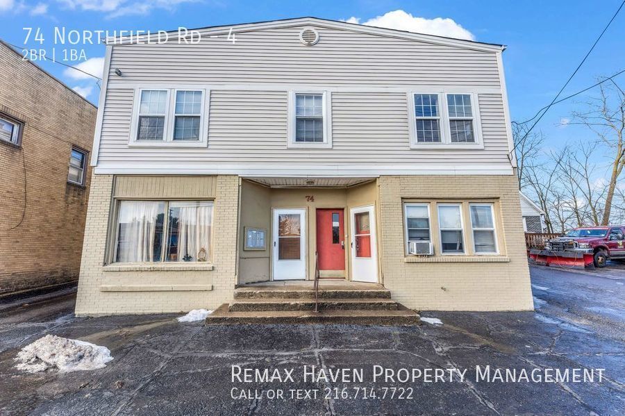 Primary Photo - 74 Northfield Rd Apt 4 - Updated 2 bedroom...