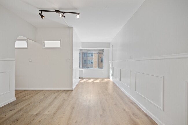 Foto del edificio - 1711 Massachusetts Ave NW
