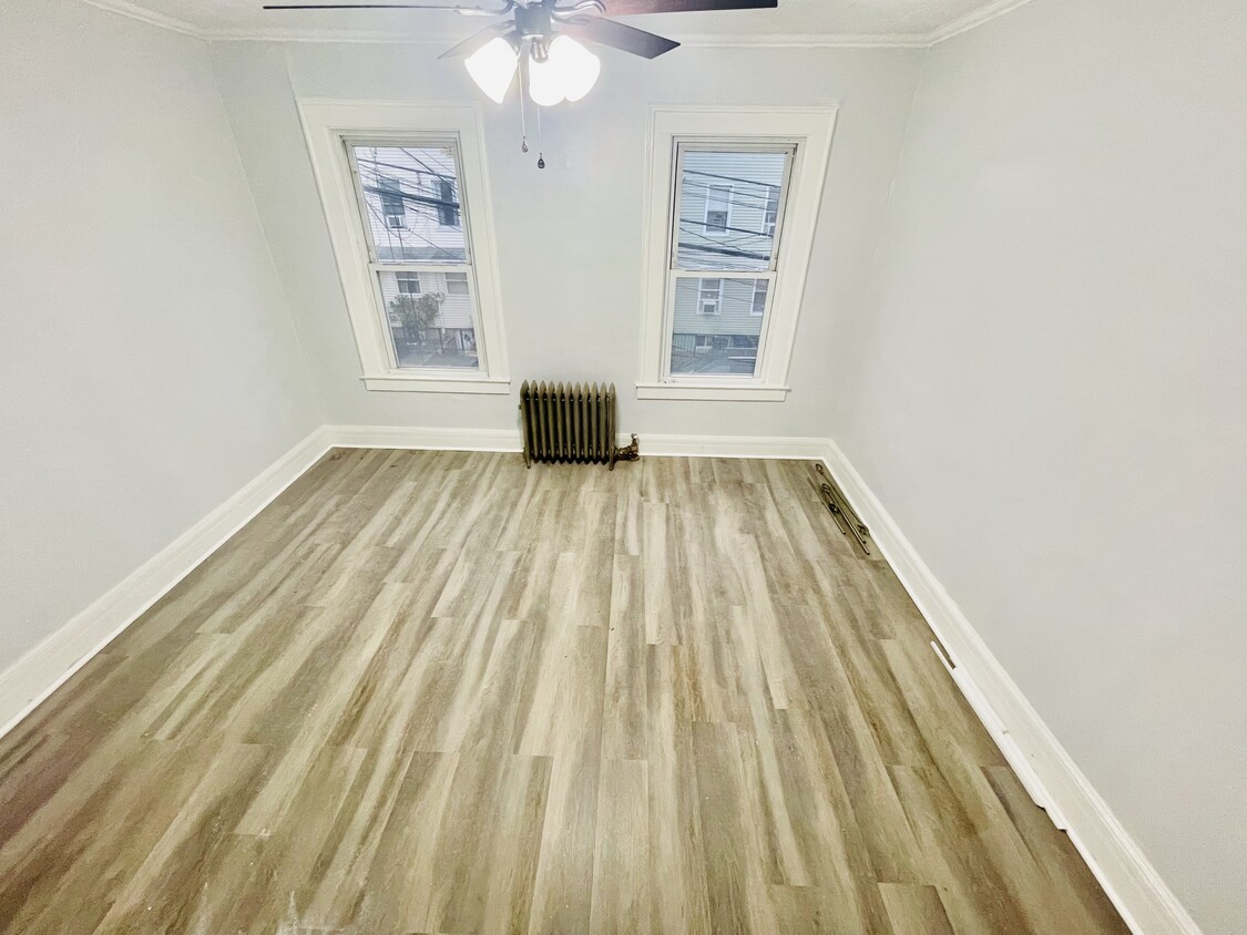 Foto principal - 46 Reynolds Ave