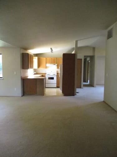 Building Photo - 2 Bedroom 1 Bathroom Rambler walking dista...