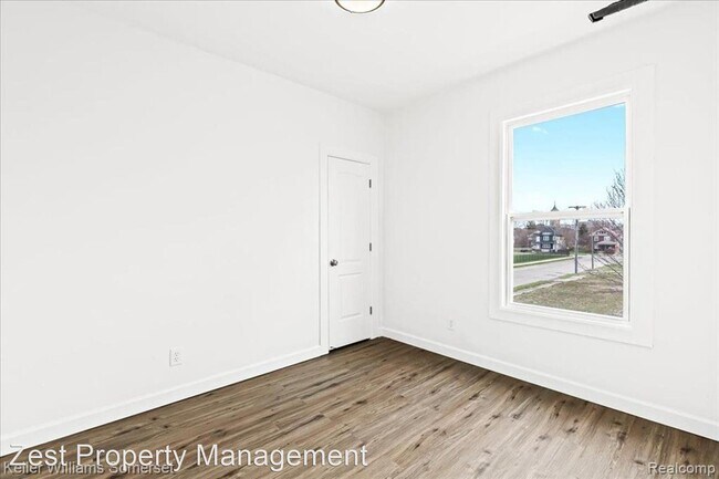 Building Photo - 3 br, 1 bath Apartment - 2019 Marquette St...