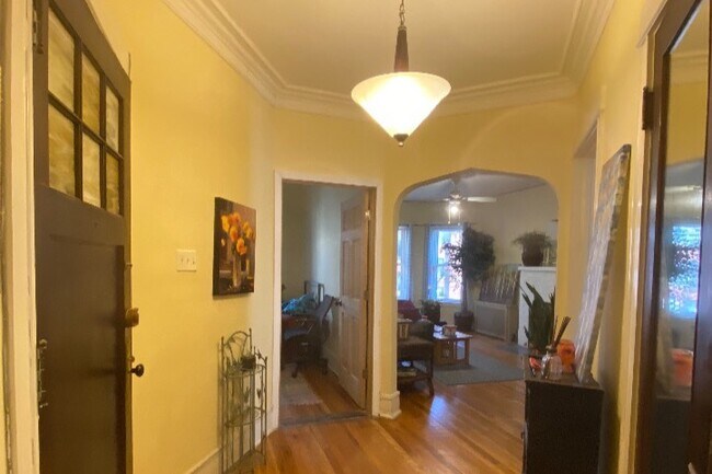 Foto del edificio - 5614 N Wayne Ave