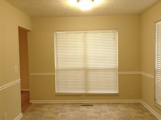Building Photo - 3000 S Waterford Ct