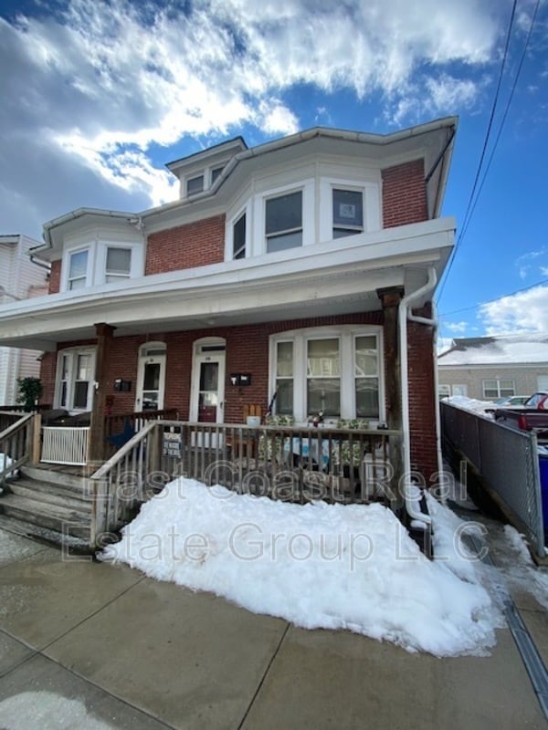 Primary Photo - 249-251 Frederick St