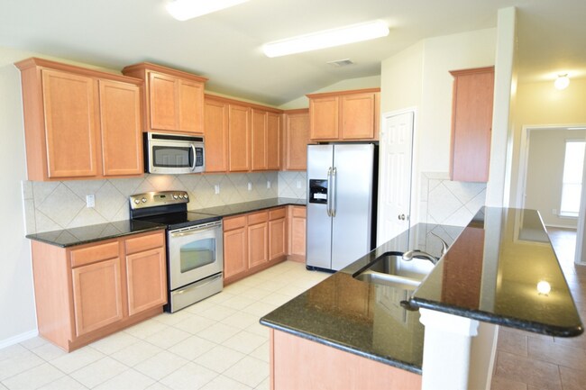 Building Photo - 4911 Bridgewood Dr