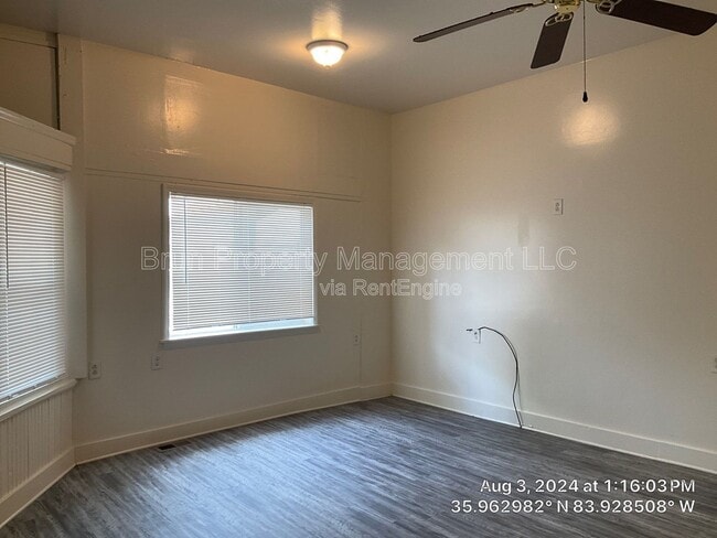 Building Photo - 1206 Forest Ave