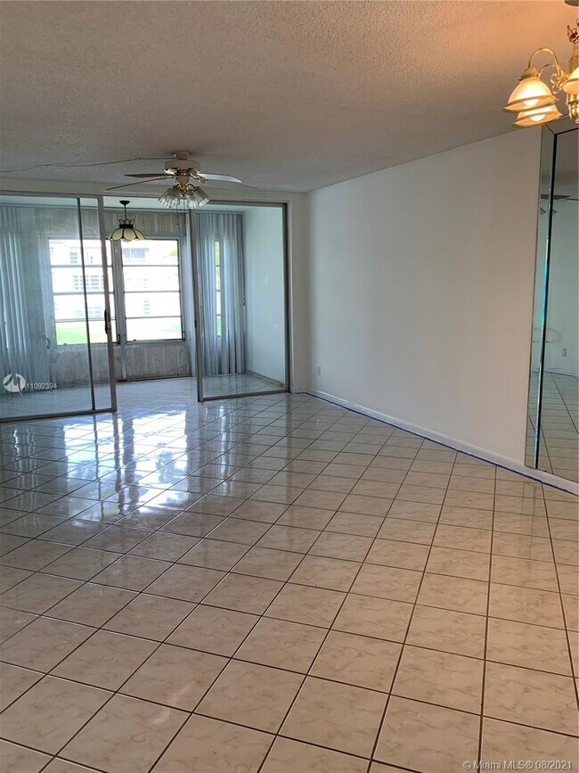 Building Photo - 5940 NW 64th Ave
