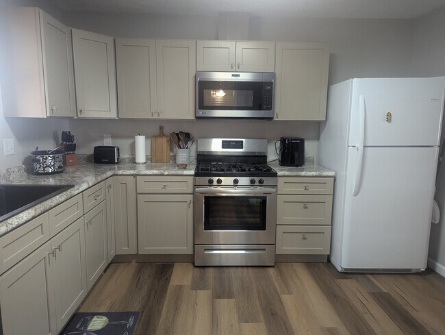 Foto del edificio - 906 N Wagon Wheel Trl