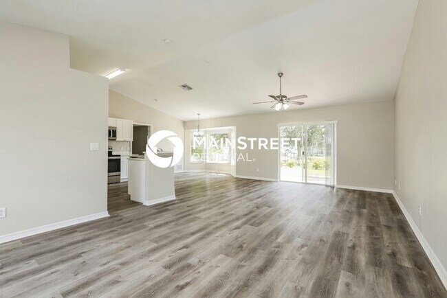 Foto del edificio - 3 Bedroom Pet-Friendly Home in Lehigh Acres, FL with Main Street Renewal