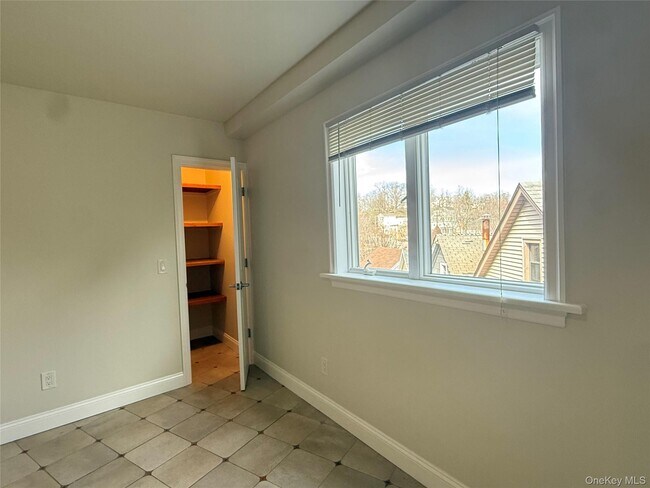 Building Photo - 5 Brandreth St