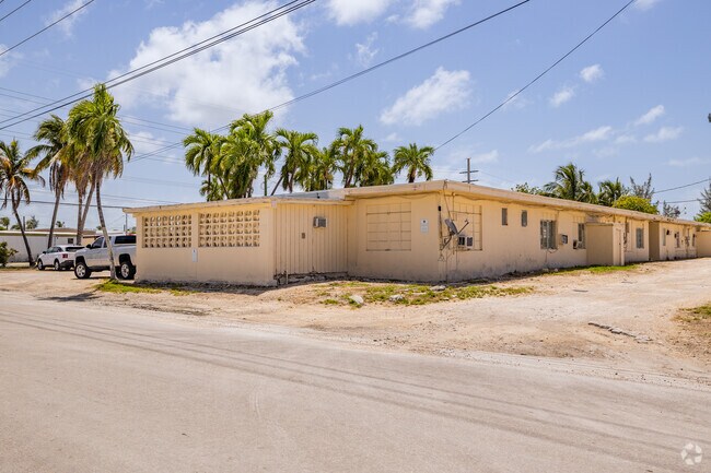 Vista de la parcela sur desde 4th Ave hacia Front St. - 5730 4th Ave