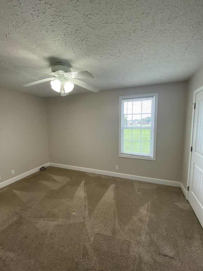 Building Photo - 2327 Kimberly Dr