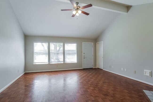 Foto del edificio - 19323 Bristlestar Dr