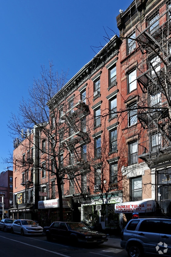Building Photo - 247 E 10th St
