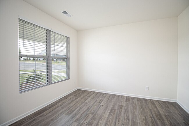 Foto del edificio - New Construction Home in Indian Trail! (La...