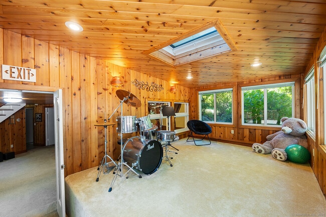 Building Photo - 26 Wilridge Rd