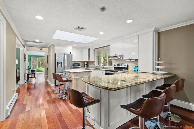 Foto del edificio - 14 Ridgewood Rd