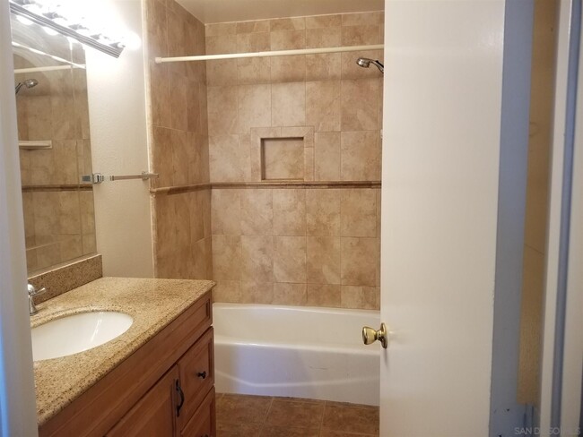 Building Photo - 5985 Dandridge Ln