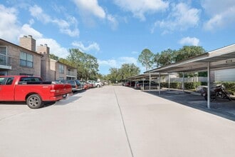 Building Photo - 2110 Wilcrest Dr