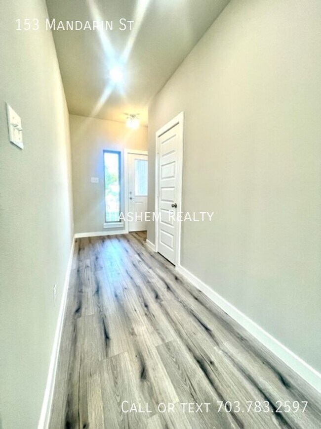Building Photo - Welcome to your dream home!
