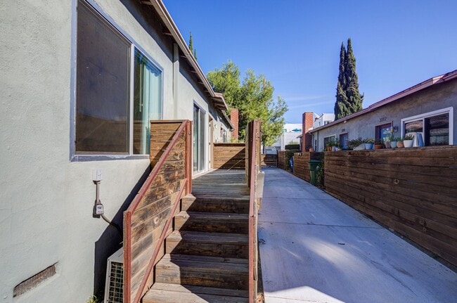 Foto del edificio - 3216 Bellevue Ave