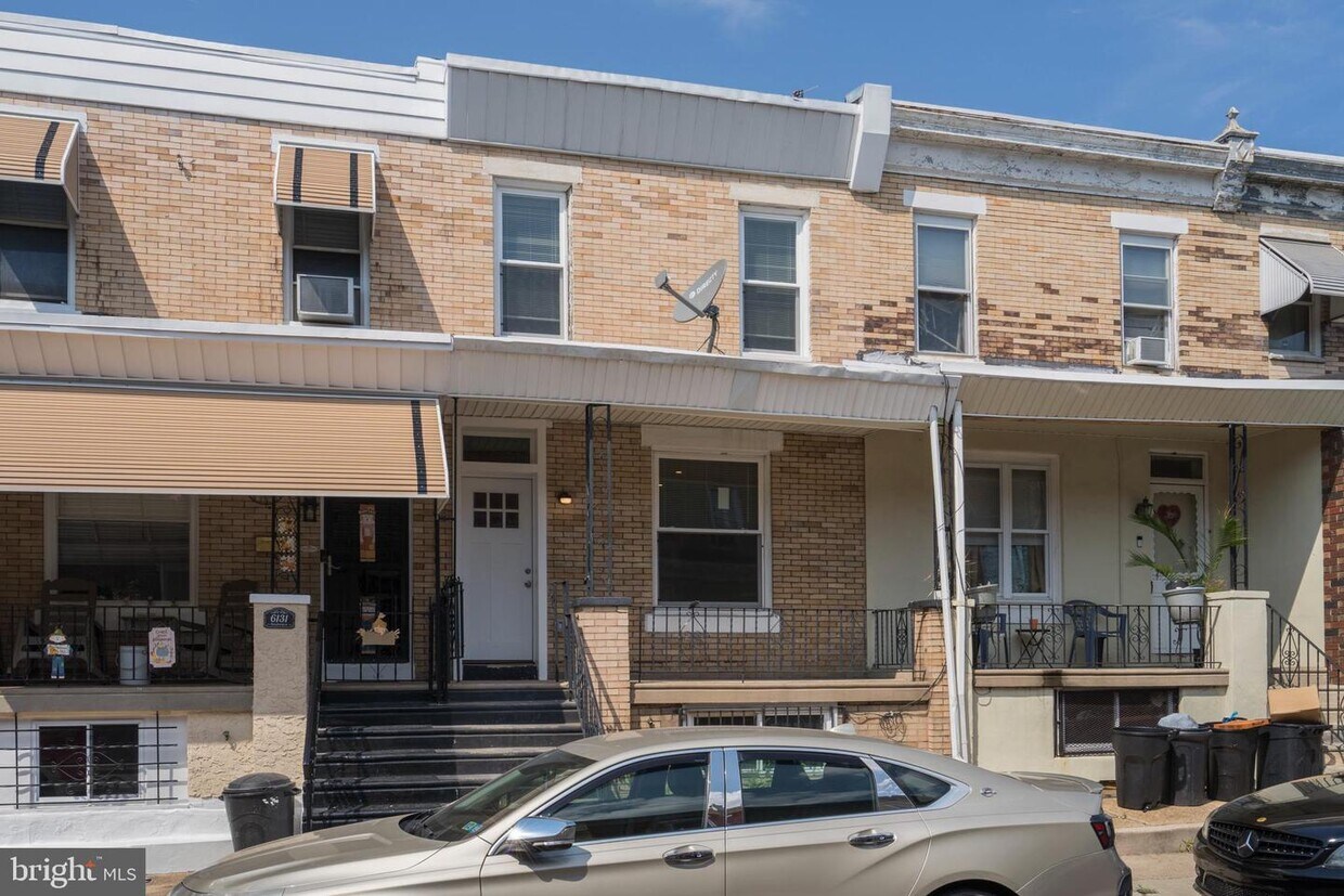 Primary Photo - 6129 Reedland St