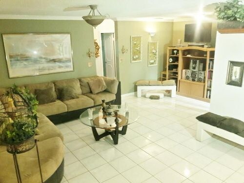 Building Photo - 1008 Summerwood Cir