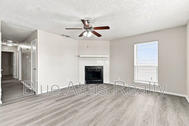Building Photo - 8133 Foxfire Ln