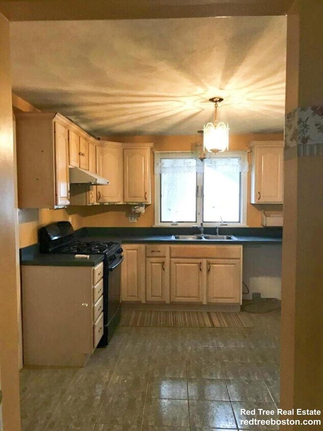 Primary Photo - 213 Mountain Ave