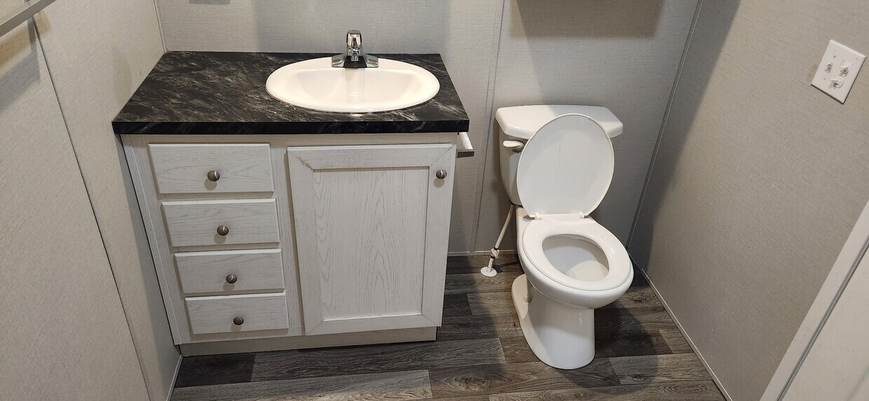 Building Photo - 2401 Pajot Rd