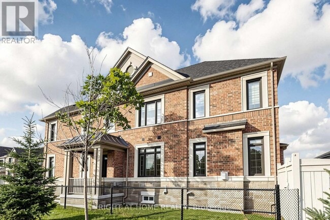 Building Photo - 90 Laing Dr.