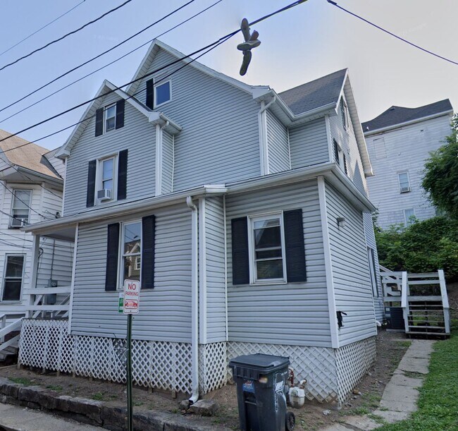 Building Photo - 409 Forest Ave