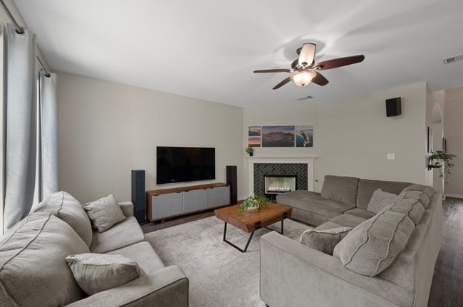 Building Photo - 192 Jon Dr