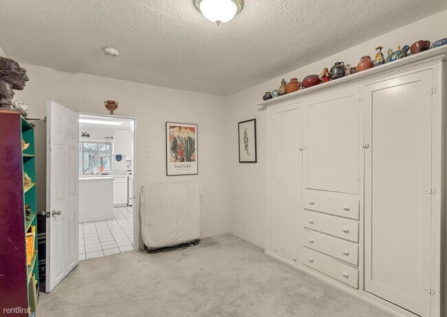 Building Photo - 2 br, 1 bath House - 1108 La Vega Drive So...