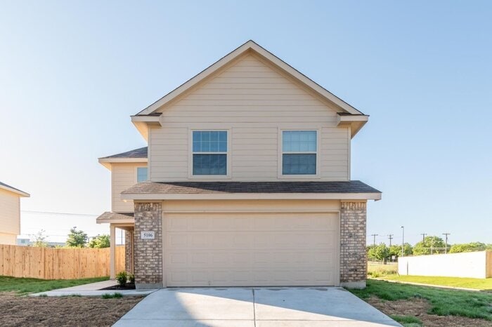 Foto principal - 5106 War Horse Dr