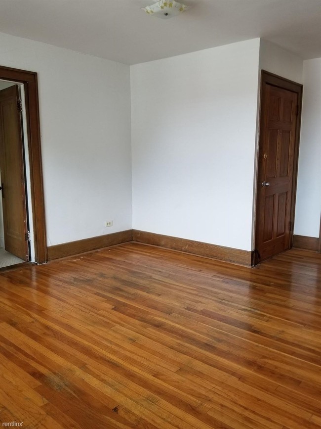 Building Photo - 1 br, 1 bath Apartment - 1391 W Sylvania Ave