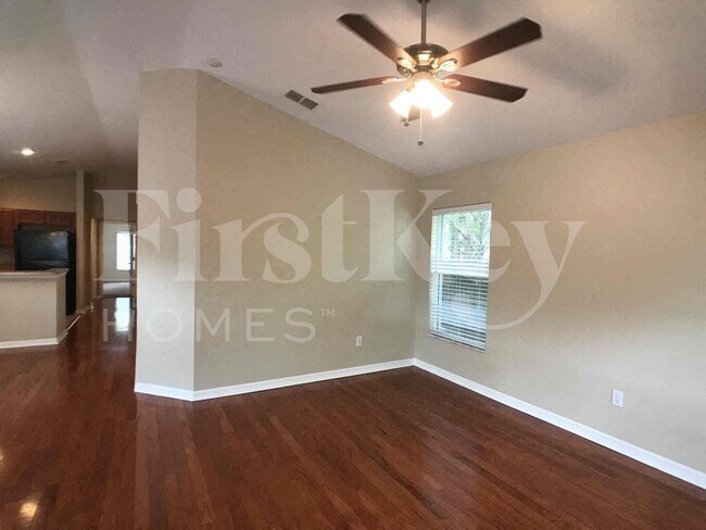 Foto del edificio - 1736 W Pine St