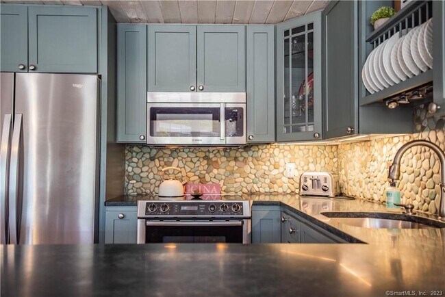 Foto del edificio - 11 Cove St