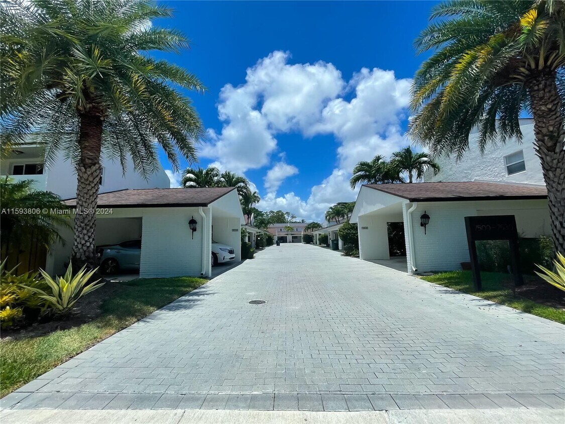 Primary Photo - 7508 SW 58th Ave