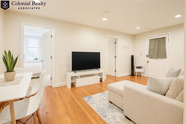 Building Photo - 64 Egmont St Building Photo - 64 Egmont St