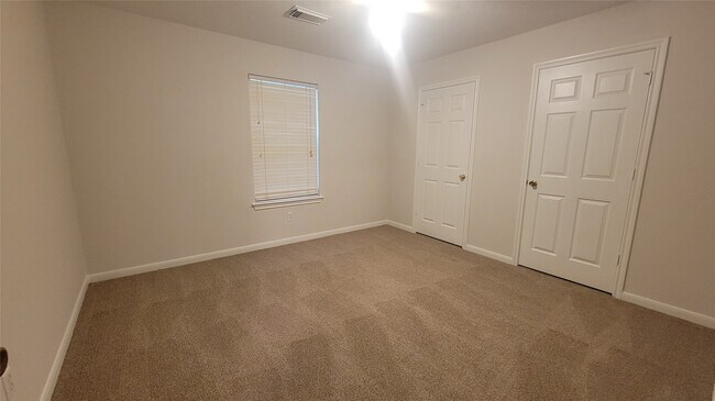 Building Photo - 10420 Royal Tricia Dr